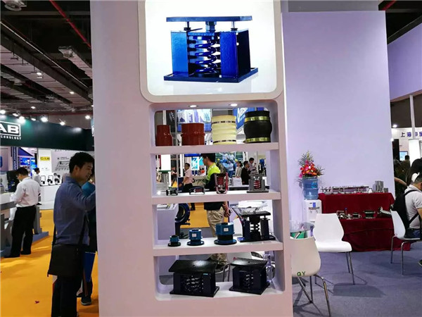 以下是2016年.五屆上海*際泵管閥展淞江集團參展現場照片：