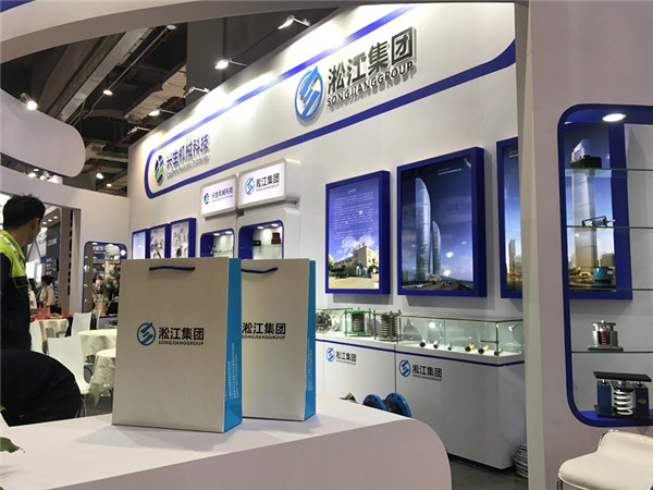 DN100橡膠彎頭用于動力車間